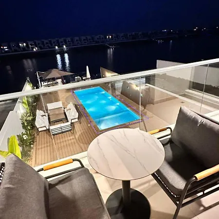 Luxury Villa Sea View And Free Paddle Boat - Al Dana Island Fujairah Exterior photo