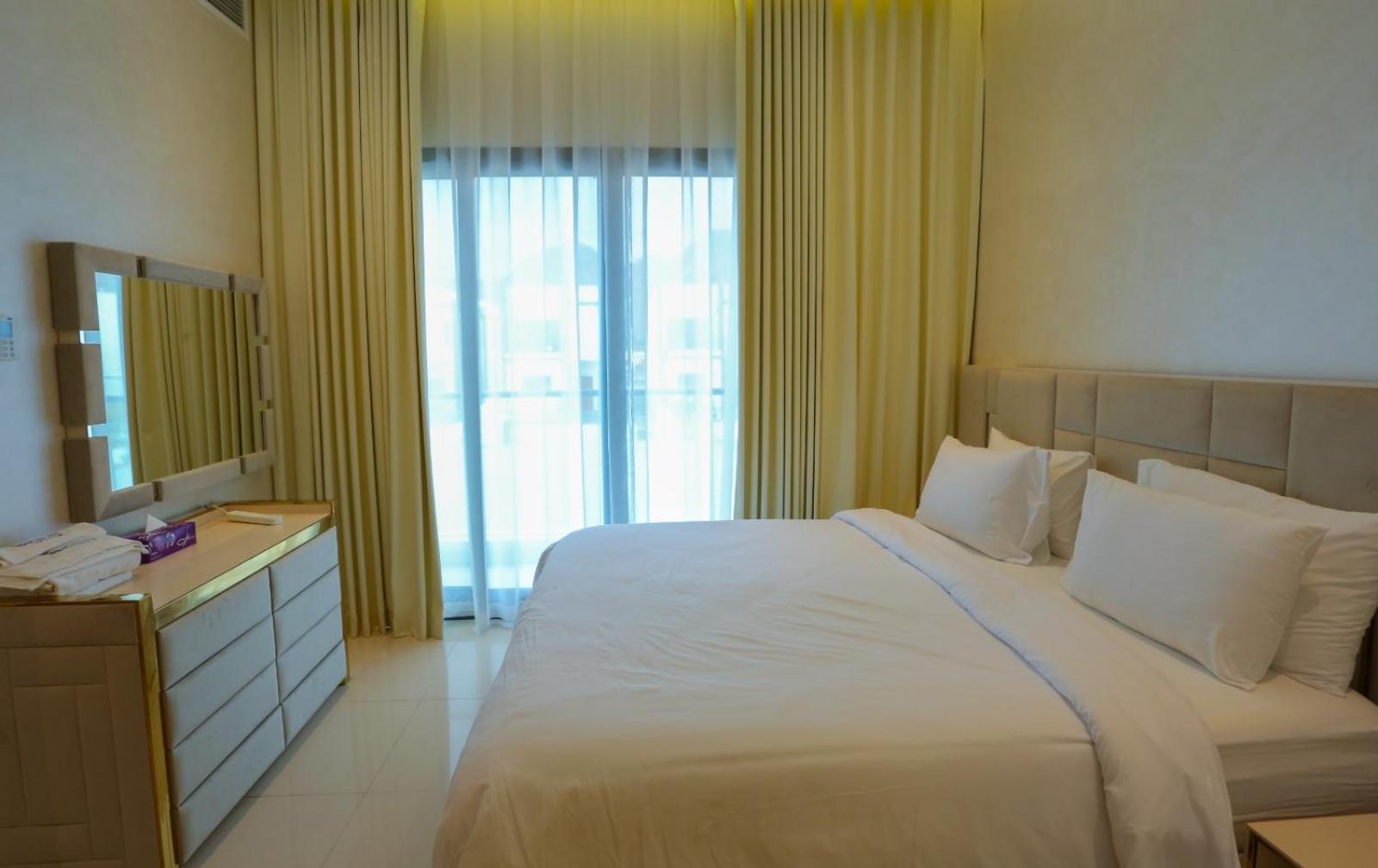 Luxury Sea View And Free Paddle Boat - Al Dana Island