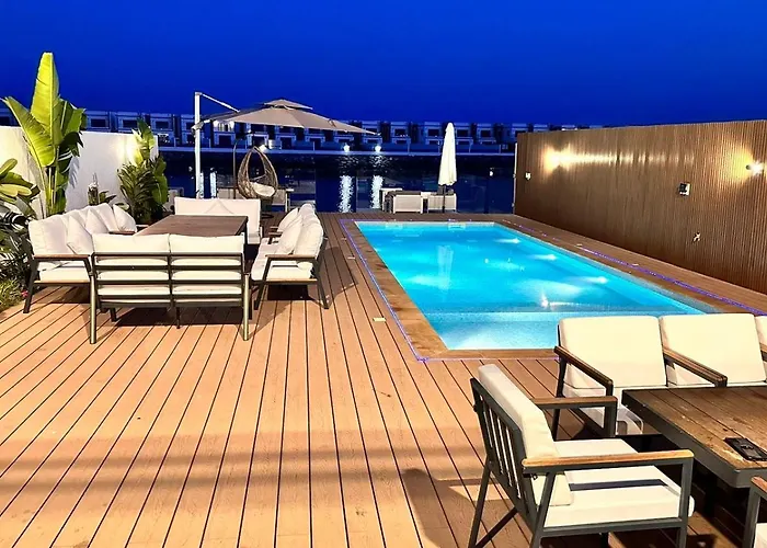 Luxury Villa Sea View And Free Paddle Boat - Al Dana Island Fujairah