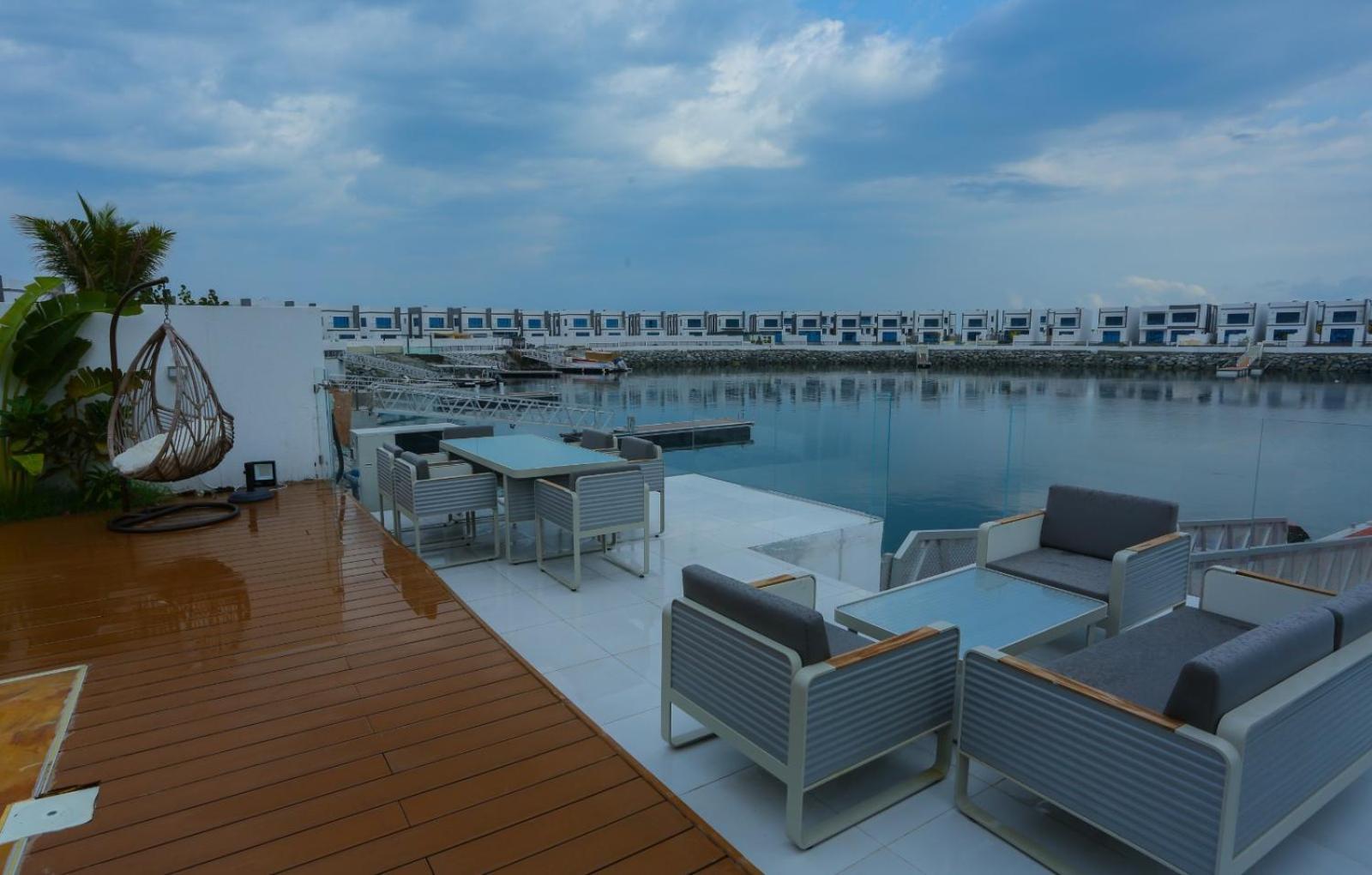 Luxury Sea View And Free Paddle Boat - Al Dana Island Villa *