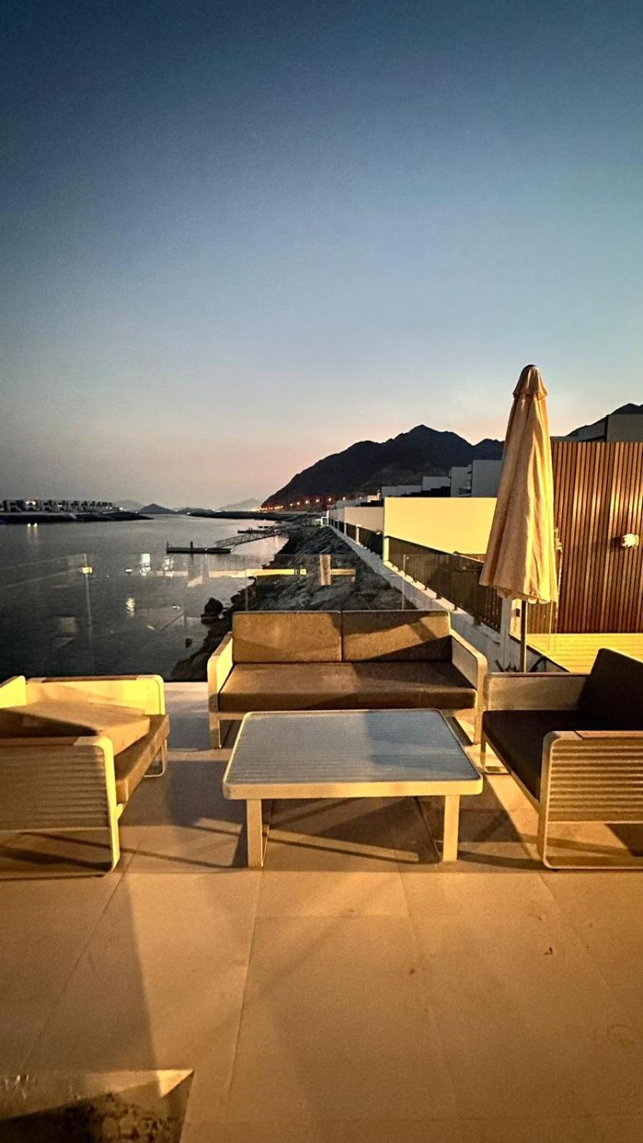 Luxury Sea View And Free Paddle Boat - Al Dana Island * Fujairah